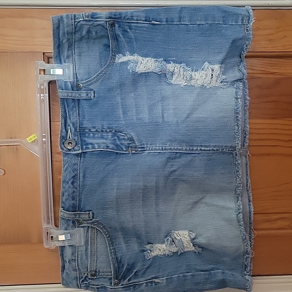 Zd distressed Jean skirt size 13